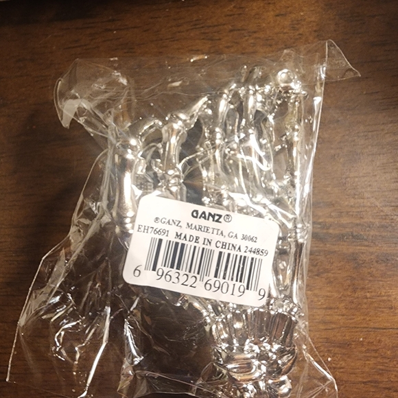 Silver Skeleton Hand Claw Clip - Picture 2 of 3